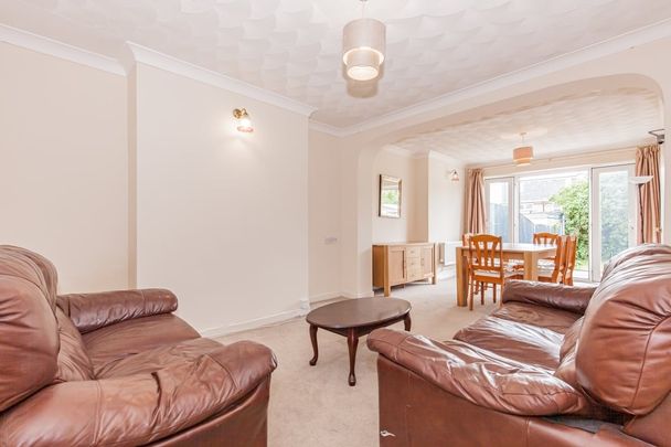 Cowley Road, East Oxford - Photo 1