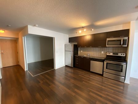 For Lease - 38 Joe Shuster Way Unit# 904, Toronto, Ontario - Photo 5