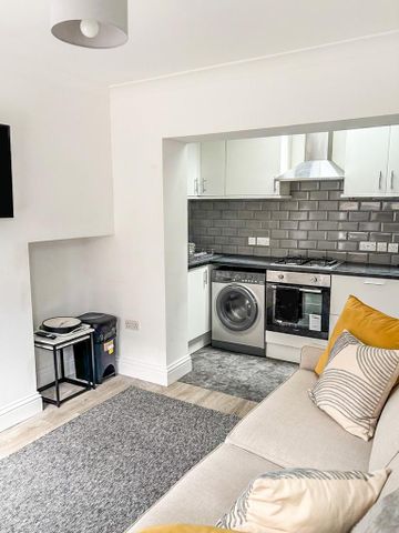 3 bedroom terraced house to rent - Photo 4