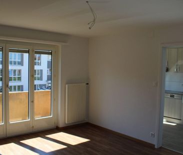 Rent a 3 rooms apartment in Courgenay - Photo 3