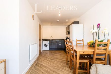 2 bedroom flat to rent - Photo 5