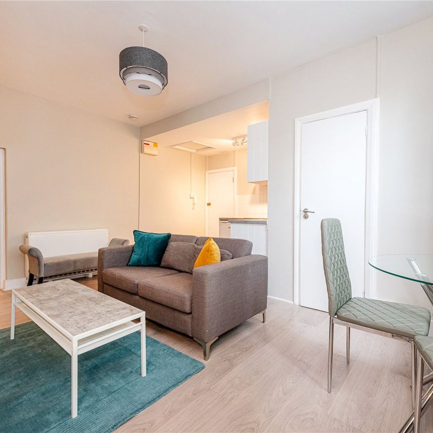 Newly refurbished one bedroom flat close to Paddington. - Photo 1