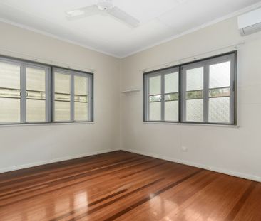 35 Eleventh Avenue, RAILWAY ESTATE - Photo 1