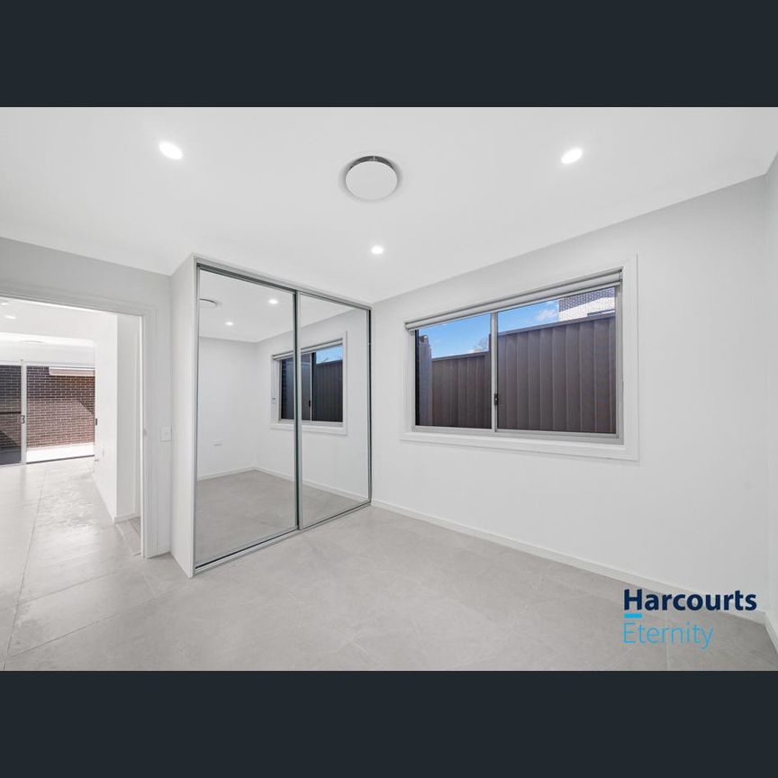 Brand New 4-Bedroom Townhouse, Your Luxurious Lifestyle in Girraween! - Photo 1
