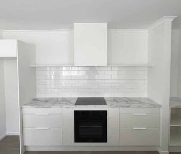 Beautiful Brick & Tile New Build - Photo 3