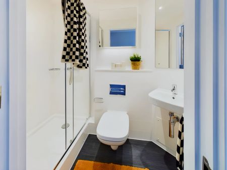 Diamond Studio with Courtyard - Photo 4