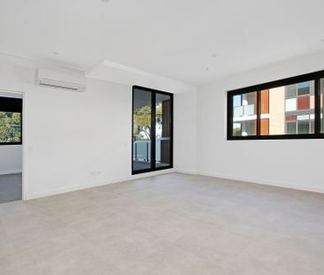 Near new, 2 bedroom apartment available - Photo 1