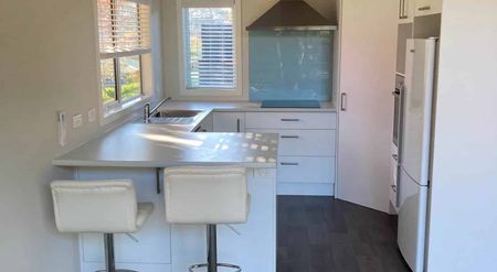 Riverhead Beauty - Photo 5