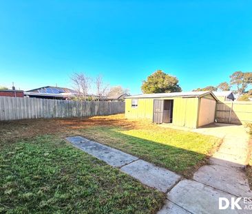 Family Home in Hoppers Crossing - Photo 3