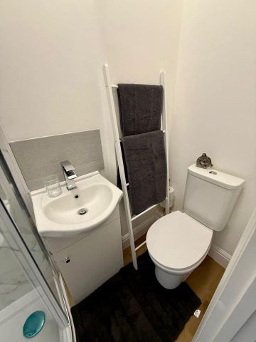 Studio Flat, Linden Mansions, N6 - Photo 4