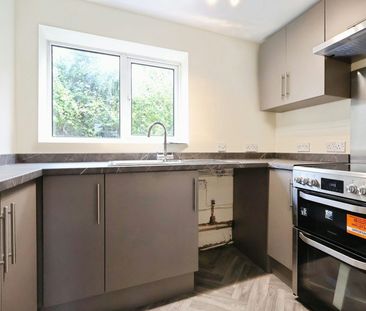 Flat to rent on - Photo 3