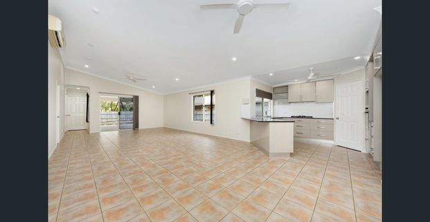 Amazing Location - Spacious Family Home - Photo 1