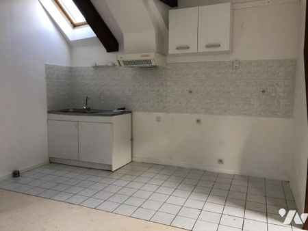 COUTANCES, dans l'hypercentre, DEUX pièces avec garage - Photo 5