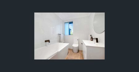 29 Surrey Avenue, Georges Hall, NSW 2198 - Photo 5