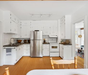 Seaside Living! - Photo 1