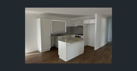 Close to Everything - Photo 5