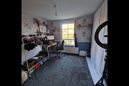 3 Bed Semi-Detached House, Glengall Road, SE15 - Photo 4