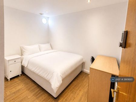 1 bedroom in a house share to rent - Photo 5