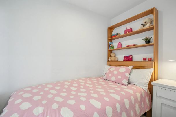 Immaculate Two Bedroom Apartment With Breathtaking Views - Photo 1