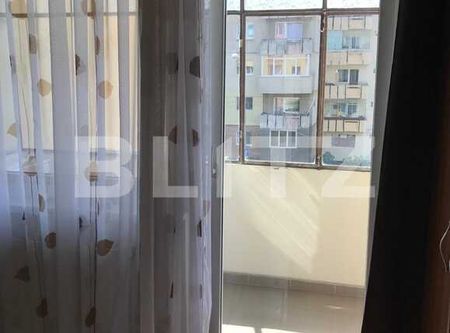 Apartament cu 3 camere, decomandat, 70 mp, parcare, zona Kaufland - Photo 3