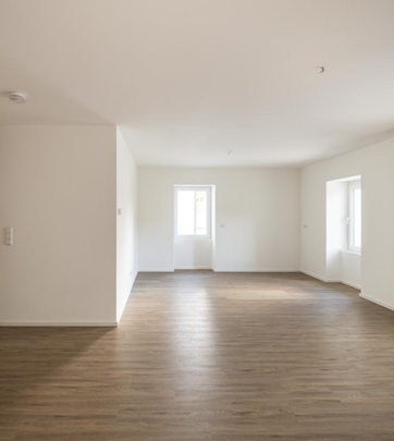 Komfortable 3,5 Zimmer-Wohnung mit Balkon & Stellplatz und Kellerabteil in Tengen - Photo 1