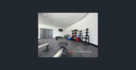 NEAR NEW 2 BEDROOM LUXURY APARTMENT WITH CAR PARK - Photo 5