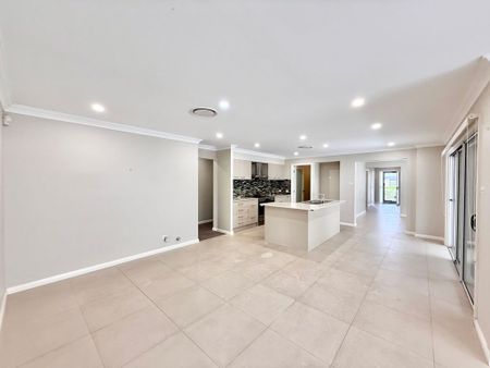 6 Wattawan Street, Fletcher - Photo 2