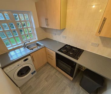 High Street, Tutbury, Burton-On-Trent - Photo 5