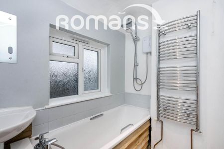 3 bedroom semi-detached house to rent - Photo 3