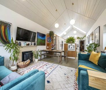 Riverfield Road, Staines Upon Thames, TW18 - Photo 1