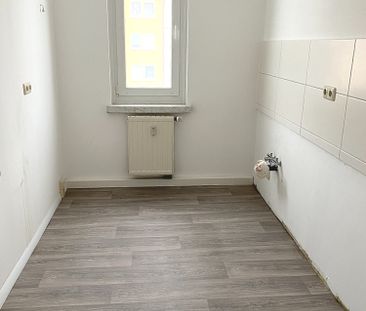 Einziehen und Wohlfühlen alles Neu 3 Raumwohnung mit Balkon! ab 01.... - Photo 6