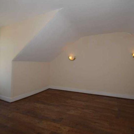 Parkhurst Road, New Southgate, N11 - Photo 1