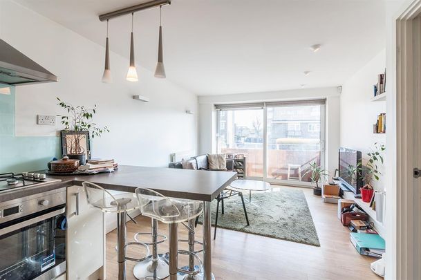 1 bedroom flat to rent - Photo 1