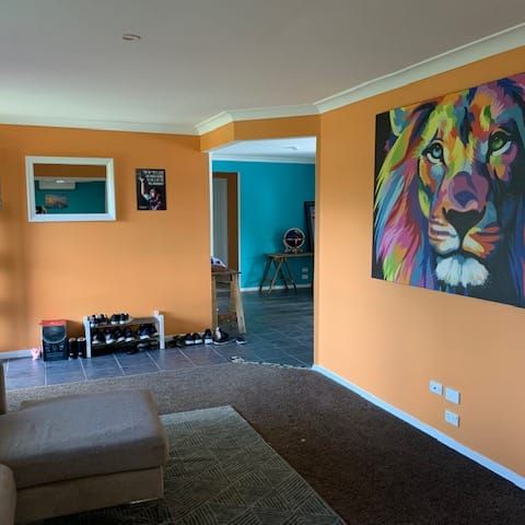 Shared, furnished 4 bed house – swimming pool - Photo 1