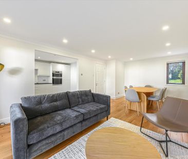 3 bedroom flat to rent - Photo 2