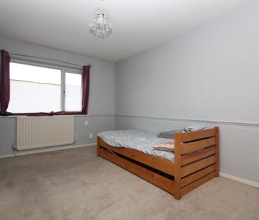 2 Bedroom Semi-Detached House - Photo 4