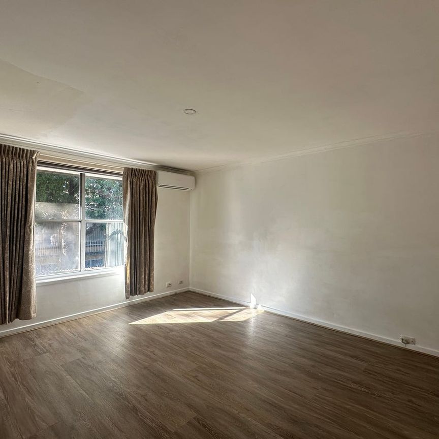 2 bedroom flat in a prime location - Photo 1