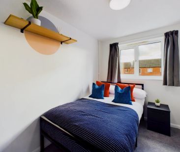 6 Bedroom House - Photo 6