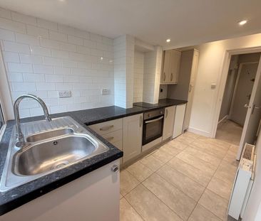 1 Bed Flat, South Croydon, CR2 - Photo 2