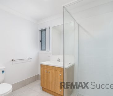 Modern Low-Maintenance Living in Convenient Glenvale Location - Photo 4