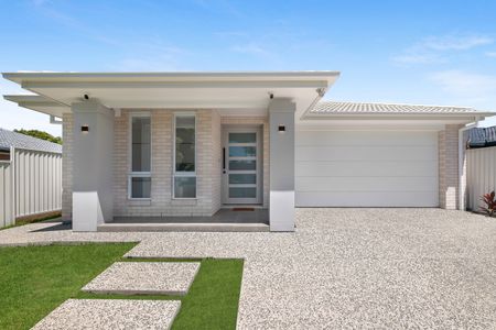 137A Barrier Reef Drive, Mermaid Waters QLD 4218 - House For Rent | Domain - Photo 5