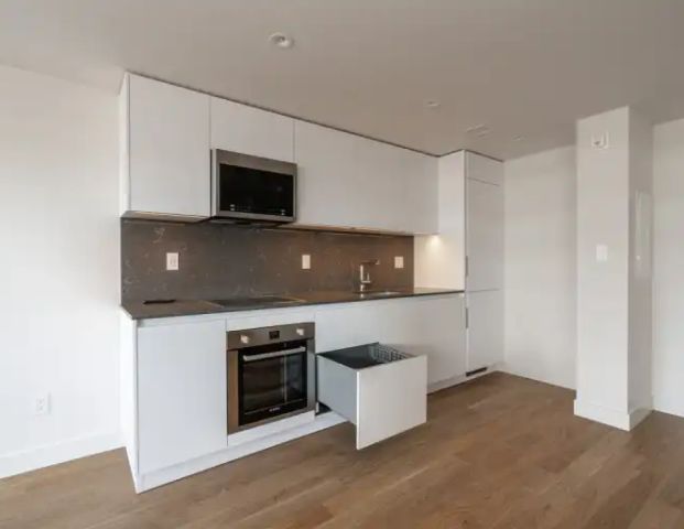 150 Donway & 4 Overland | 150 The Donway West, Toronto - Photo 1