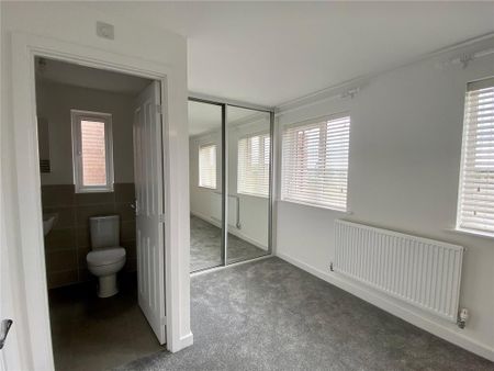 3 bedroom semi-detached house to rent - Photo 2