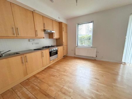 2 bed apartment to rent in NE10 - Photo 3
