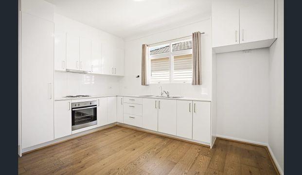 Spacious 3-Bedroom Home in a Prime Merrylands Location - Photo 1