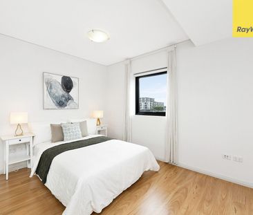 Unobstructed view one-bedroom apartment with timber floors - Photo 4