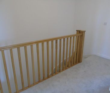 3 bedroom semi-detached house to rent - Photo 2