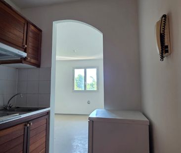 Location Appartement 1 pièce 22m² ST DENIS 97490 - Photo 3