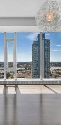 Vancouver West 2 beds 2 baths Newer Highrise with Panoramic View - Photo 1