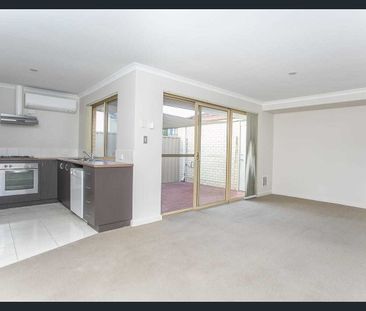 SPACIOUS 3x2 REAR VILLA - Photo 2